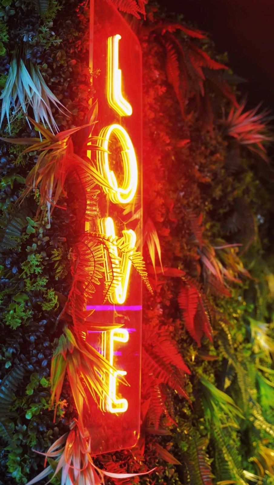 love neon light